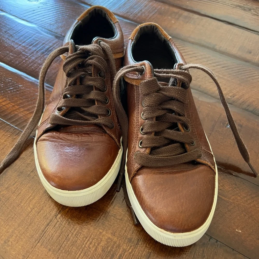 Shoes - Picture 2 of 4